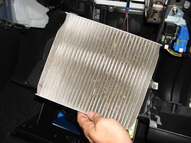 C:\Documents and Settings\Paulk\Desktop\Flex Innovations\Installs\Cabin Air Filter\DSC02742.JPG